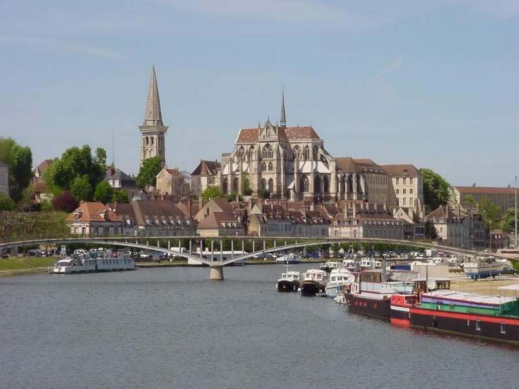 Premiere Classe Auxerre Monéteau Exterior foto